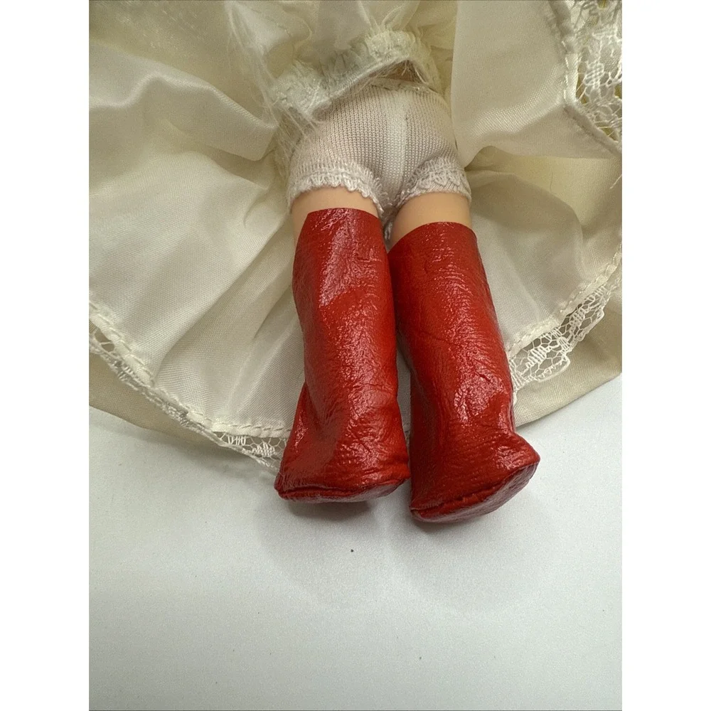 3 Vintage‎ International Costume Dolls -